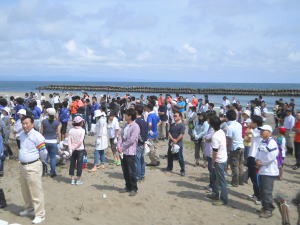八重津浜には400人を越す方々が集まりました